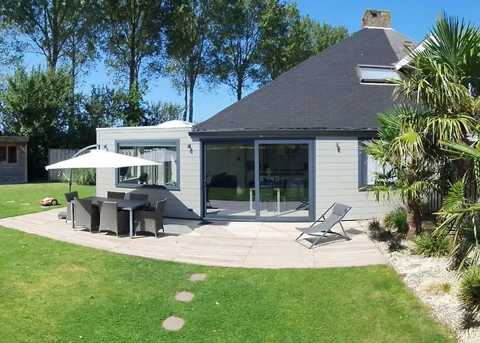 Holiday cottage with sauna in Zeeland